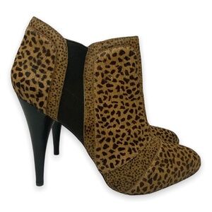 BCBGeneration Laddies BCBG Size 9M Tan Leopard Print‎ Heel Booties Ankle Boots